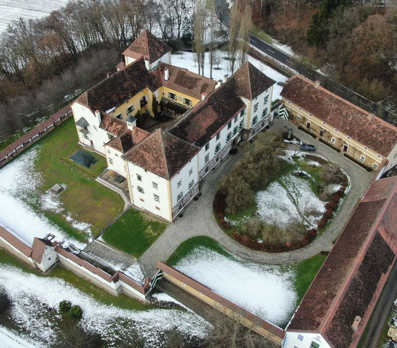 Architecture, Building, Outdoors, Housing, House, Aerial View, Driveway