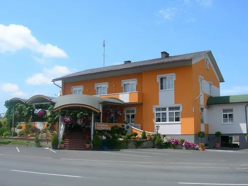 House, Housing, Villa, Neighborhood, Plant, Potted Plant, City, Street, Hotel, Condo