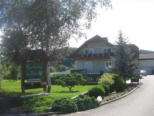 Tree, Shelter, Grass, Hotel, Neighborhood, Vegetation, Car, Conifer, Villa, City