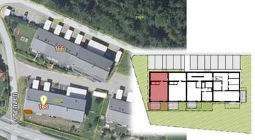 Ein Luftbild eines Gebäudekomplexes zeigt mehrere Gebäude mit den Nummern 166 und 168. Ein detaillierter Grundriss eines der Gebäude mit verschiedenen Räumen ist abgebildet.